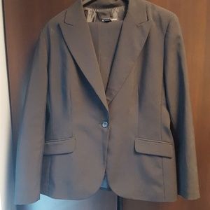 New York & Co Pant Suit